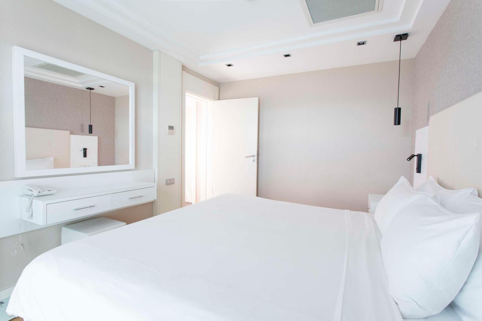 Radisson Residences Avrupa TEM Istanbul Bagian luar foto